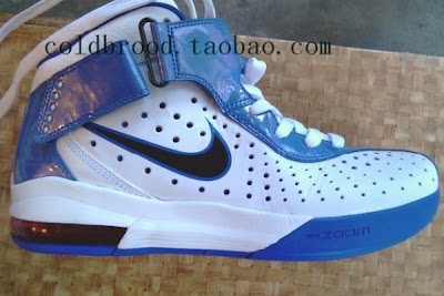 First Look: Nike Max LeBron Soldier V (5) White/Black/Royal nike max soldier 5 tb white royal 1 06 First Look: Nike Max LeBron Soldier V (5) White/Black/Royal