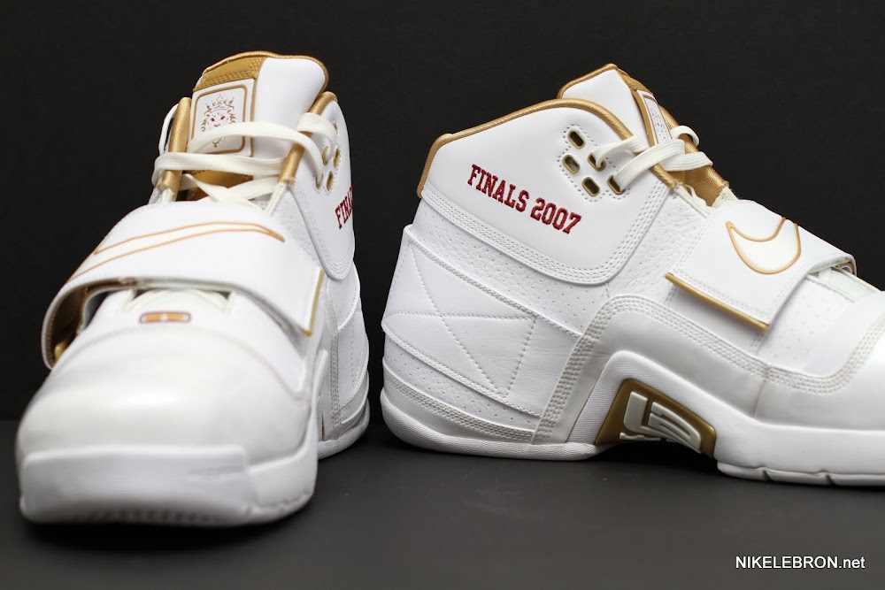lebron soldier white and gold