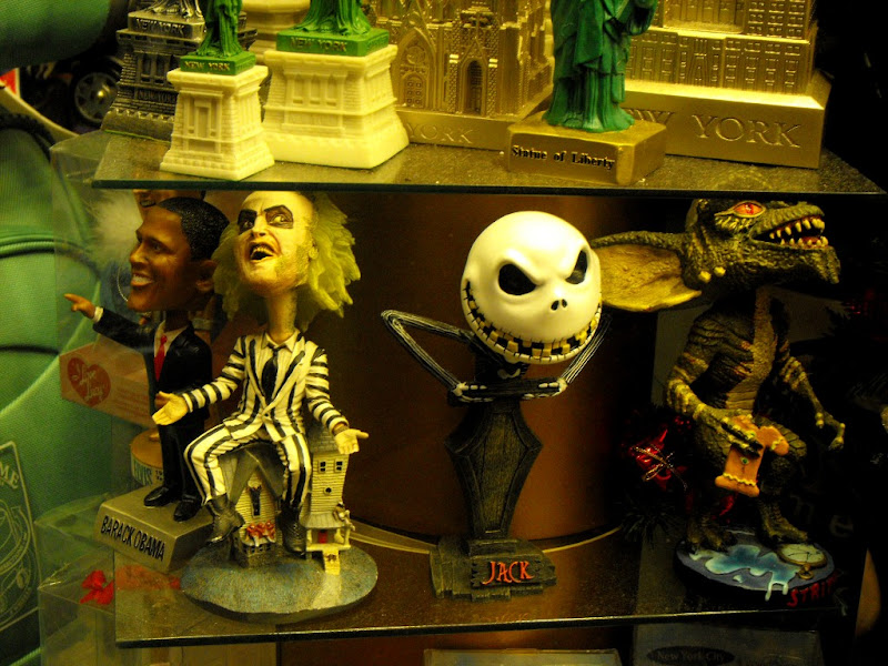 игрушки: Барак Обама, Битлджус, Джек, Гремлин / toys: Barack Obama, Beetlejuice, Jack, Gremlin