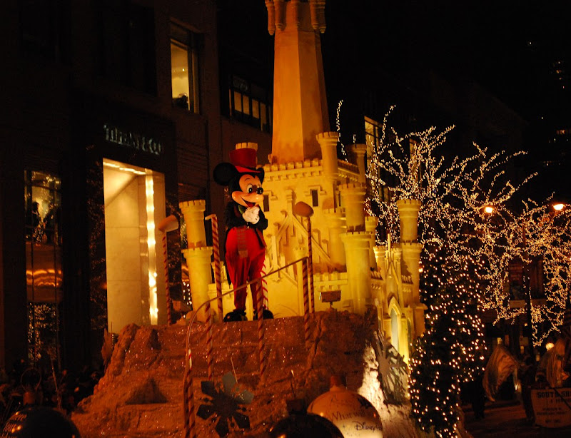 Микки Маус на параде в Чикаго Mickey Mouse Chicago parade