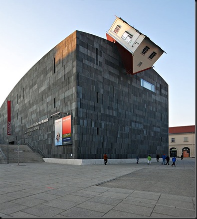 Erwin Wurm House Attack (Viena, Austria)