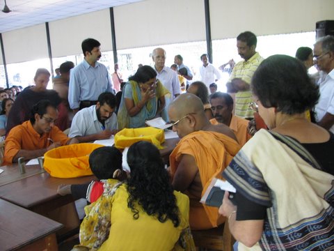 Ayurveda treatment by Nirmalananda Giri at Kochi