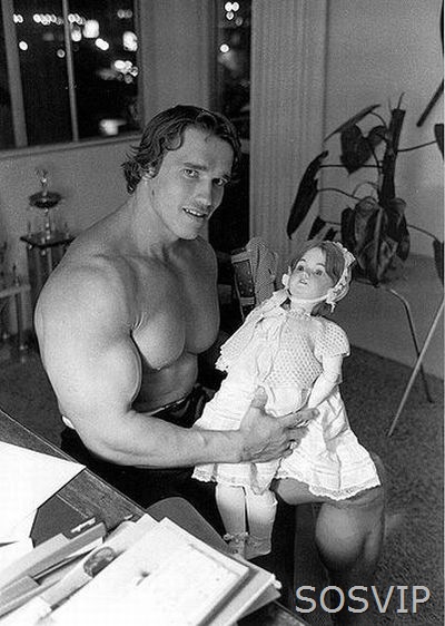 [Arnold Schwarzenegger[5].jpg]