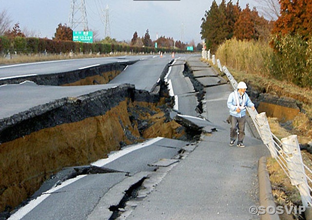 [Tsunami Japao Terremoto.jpg (11)[2].jpg]