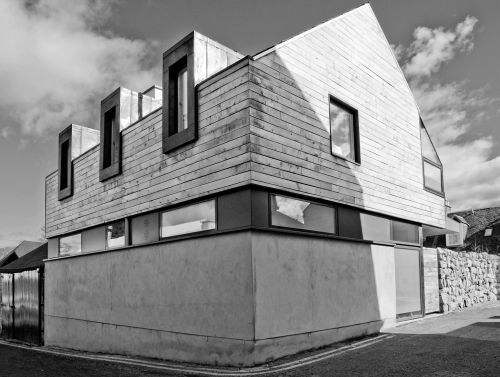 Modern Japanese House Design by Konishi Gaffney Architects Modern Japanese House Design by Konishi Gaffney Architects