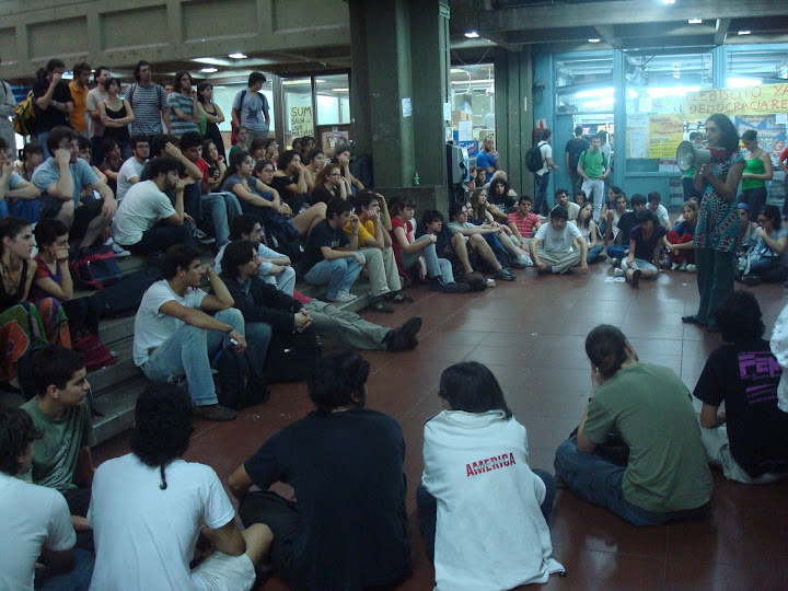 Lucha contra la LES y la CONEAU 2009