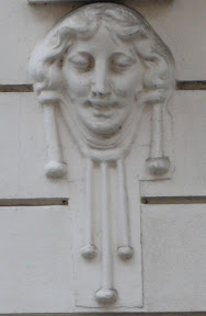 Miklošičeva 1