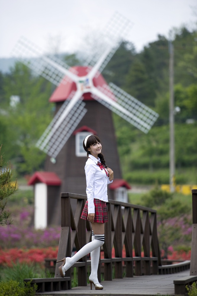 [Park-Hyun-Sun-Red-School-Girl-09[2].jpg]
