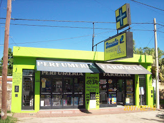 Fachada de Farmacia Donado, de José María Gelabert