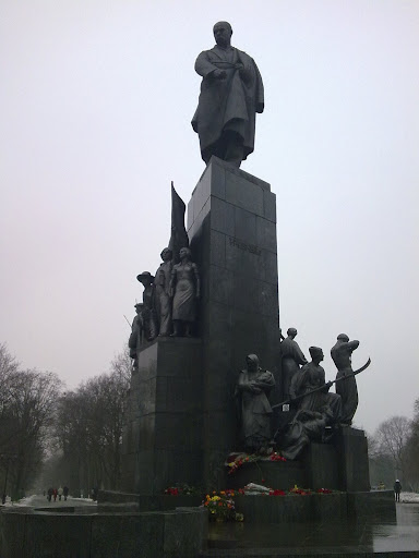 Памятник Шевченко