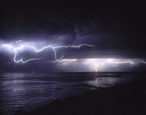 [lightning[2].jpg]