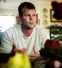 [Albertyn_Schalk_brother_MurderedHenk_PoliceDidNotThrowUpRoadblocksNov182008Beeld[7].jpg]