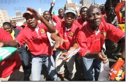 [CosatuMarchingAgainstHighFoodPricesGautengJuly2008[8].jpg]