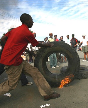 [Sakhile Standerton anti-corruption protests now enter their second month Oct 13 2009[3].jpg]