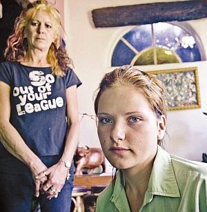 [KingCandy and mom Lee attacked HerculesHoërskool16schoolboyGangNov252009[10].jpg]