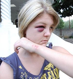[Coetzer Wilma Standerton attacked police brought suspects to her flat Nov 292009 Beeld[6].jpg]