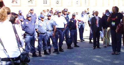[{FF3E362B-5C8C-4F10-9428-F67262B4A228}-Leeto Matabo Mayor Odendaalsrust with megaphone supporting killers of white farmers April 19 2009[11].jpg]
