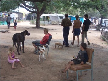 Afrikaner poor in South africa are denied food aid from ANC regime who says its racist to feed hungry whites (2)