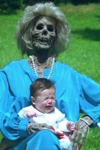 [zombie_mom-feed[4].jpg]
