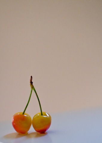 [Ranier Cherries[2].jpg]