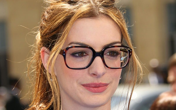 [anne-hathaway[3].jpg]