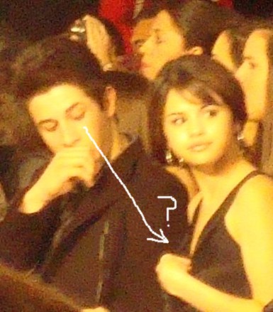 david henrie tattoo. Selena Gomez y David Henrie: pareja de moda!