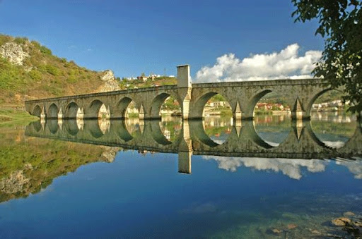 20 Beautiful Reflective Nature Photography
