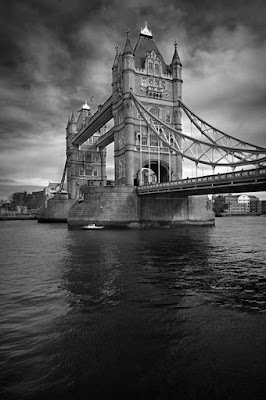 40 

Spectacular Black and White Photographs of Cityscapes 