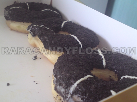 Oreo flavour Jco donut