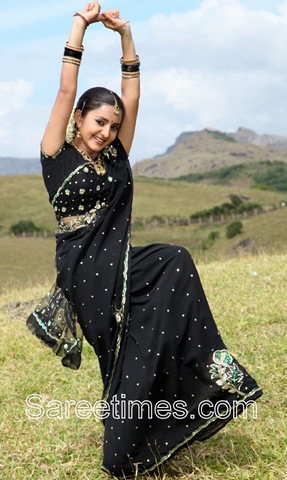 [Bhama_Black_Saree[3].jpg]