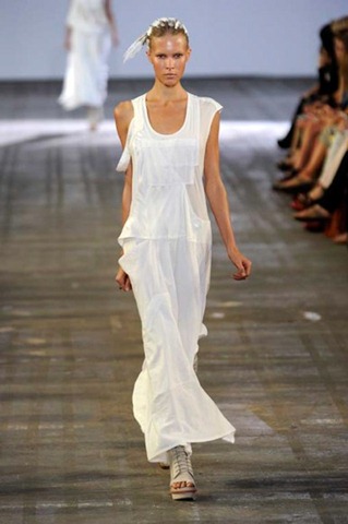 [popup-desfile-awang-nyspring2011rtw-100[3].jpg]