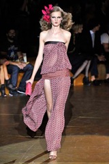 popup-desfile-marcjacobs-nyspring2011rtw-104
