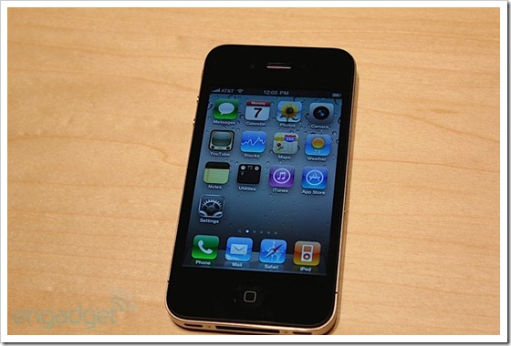 iphone-4-first-hands-2010-06-0712-07-14-rm-eng