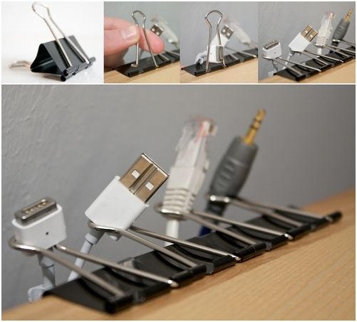 como organizar los cables del escritorio con pinzas de papeleria