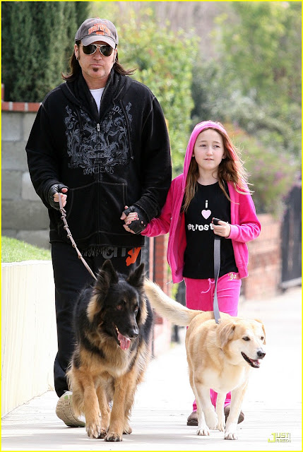 miley-cyrus-justin-gaston-market-city-02.jpg