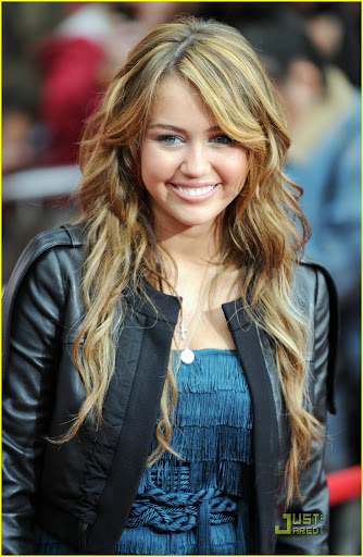 miley-cyrus-hm-premiere-02.jpg