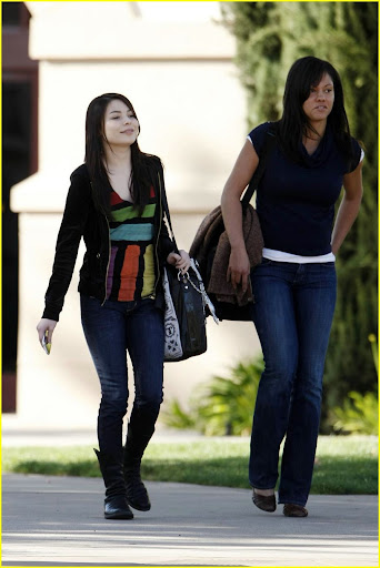 miranda-cosgrove-tutor-terrific-03.jpg