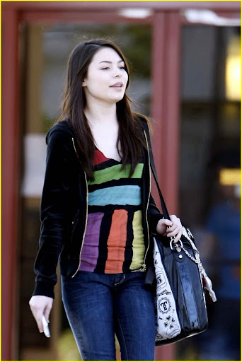 miranda-cosgrove-tutor-terrific-09.jpg