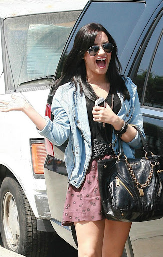 demi-lovato-5139-4.jpg