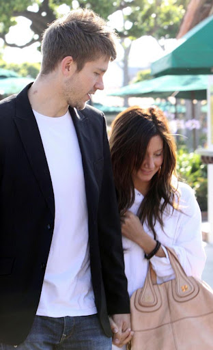 05-24-09 Malibu, CA  Exclusive: Actress Ashley Tisdale and her new boyfriend Scott Speer out having lunch together in Malibu. The two held hands and cuddled on the way to the car...  Exclusive Pix by Flynet ©2009 818-307-4813  Nicolas 323-974-6007  Jay 310-466-8617  Scott