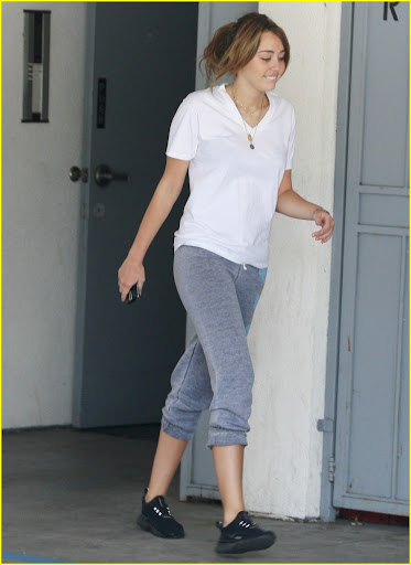 miley-cyrus-pilates-princess-09.jpg