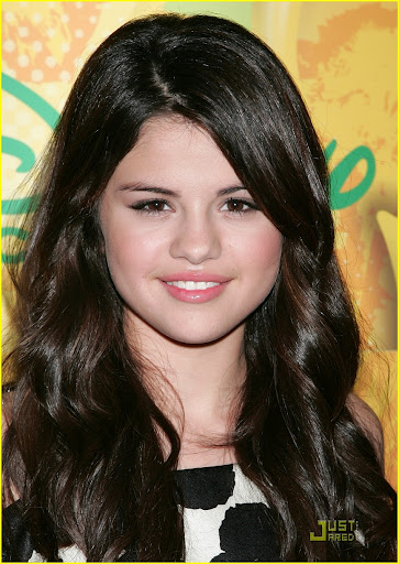 selena-gomez-princess-press-06.jpg