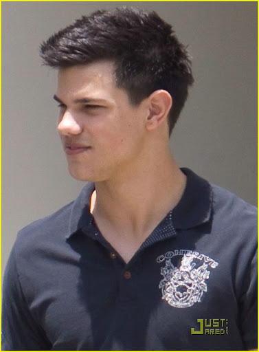 taylor-lautner-falcon-theater-07.jpg