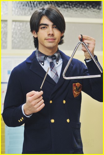 jonas-series-ding-do-02.jpg