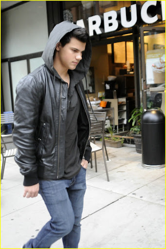 taylor-lautner-tour-toronto-01.jpg