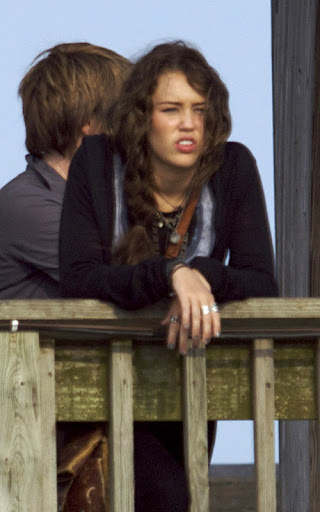 June 19, 2009: Miley Cyrus pictured on 'The Last Song' film set on Tybee Island, Georgia. Credit: INFphoto.com   Ref.: infussa-01