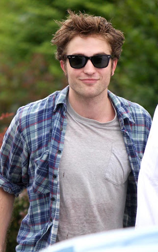 06-19-09 New York City, NY  Celebrities seen filming "Remember Me" in Far Rockaway, Queens, NY...  Non-Exclusive Pix by Flynet ©2009 818-307-4813  Nicolas 310-869-0177  Scott