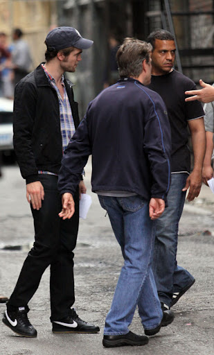 Robert Pattinson on the set of his new film 'Remember Me' shooting on location in Manhattan New York City, USA - 23.06.09 Mandatory Credit: JDH/WENN.com