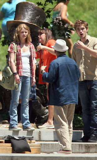 NON EXCLUSIVE June 30th 2009: Emilie de Ravin and Robert Patterson seen filming a movie "Remember Me" in Central Park New York city, USA. <P> Pictured: Emilie de Ravin and Robert Patterson <B>Ref: SPL110523 300609 </B><BR/> Picture by: PPNY / GSNY / Splash News<BR/> </P><P> <B>Splash News and Pictures</B><BR/> Los Angeles: 310-821-2666<BR/> New York: 212-619-2666<BR/> London: 870-934-2666<BR/> photodesk@splashnews.com<BR/> </P>