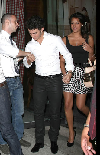 July 3, 2009: The Jonas Brothers photographed celebrating Kevin's engagement to girlfriend Danielle Deleasa at their favorite pizza parlor along with 30 friends in Los Angeles, California. Credit: Rachpoot/Stefan/INFphoto.com Ref.: infusla-34/134